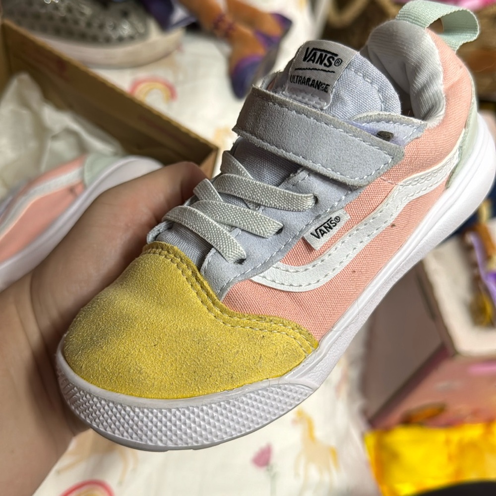 Toddler Vans. Ultrarange 66 V. Size 10. Color block pastel multi.